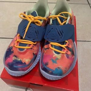 Kyrie Low 3 “Harmony”